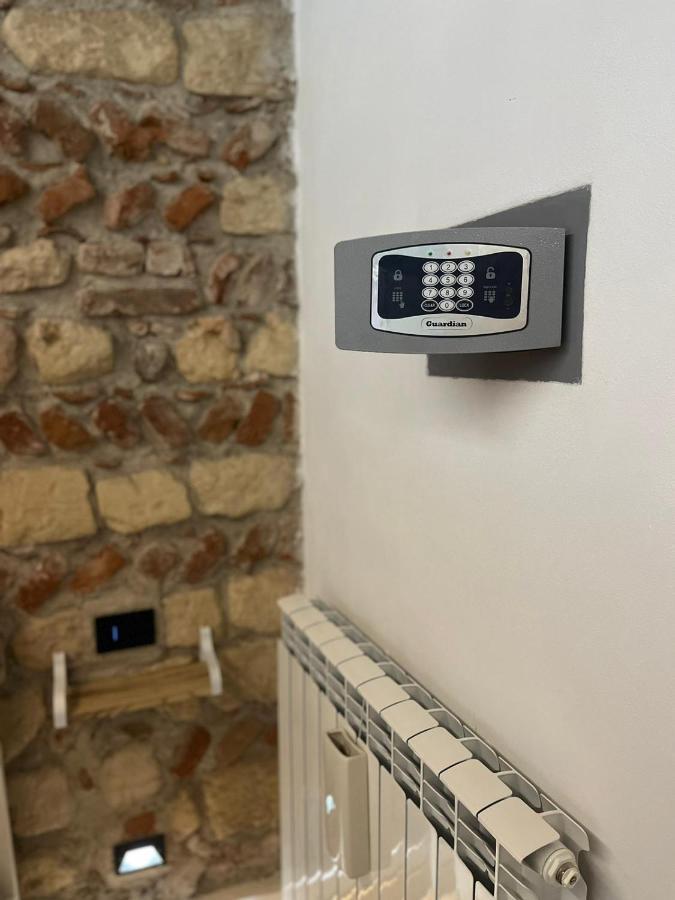 Teodorico Room & Apartment Верона Екстер'єр фото