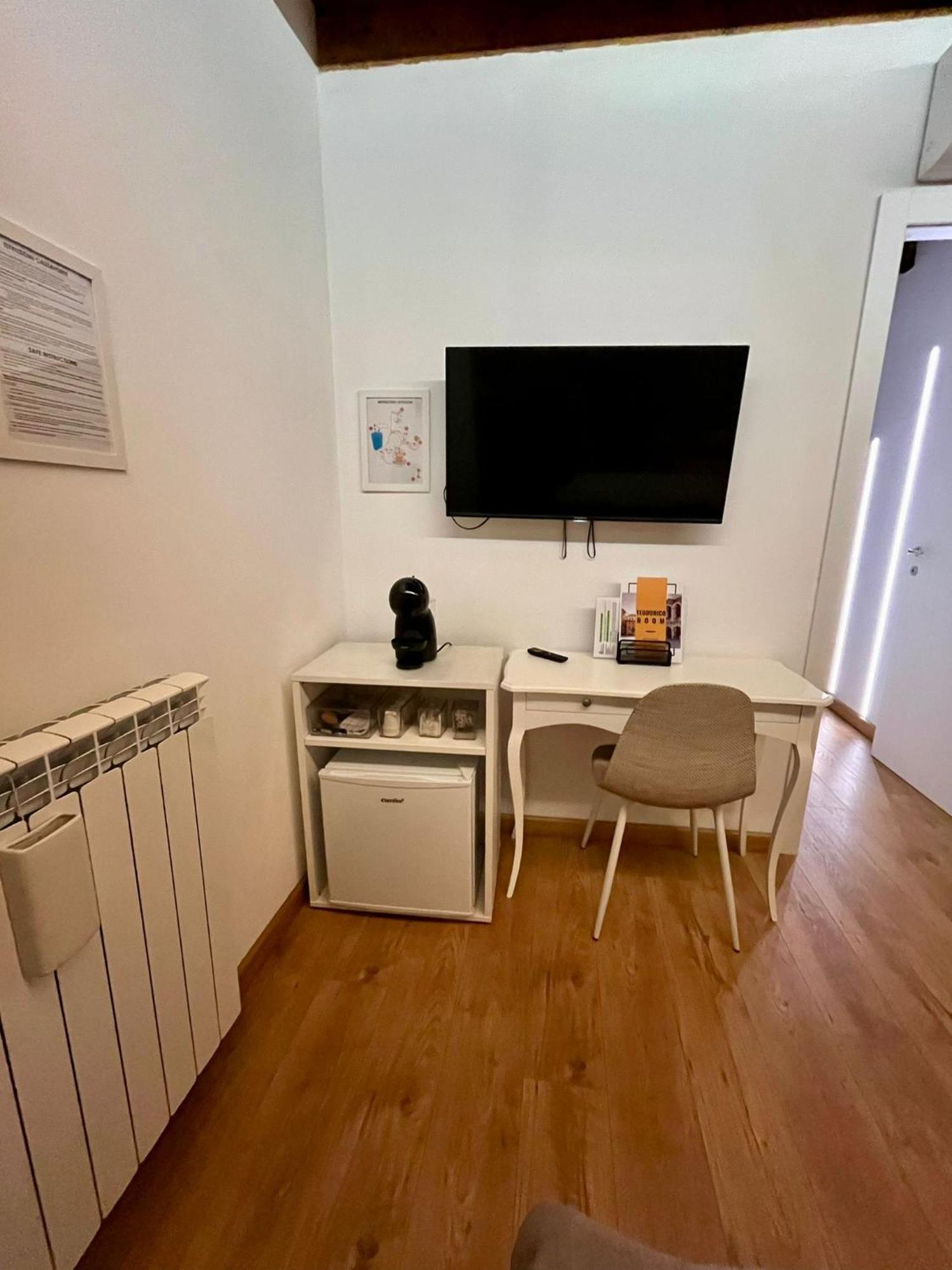 Teodorico Room & Apartment Верона Екстер'єр фото