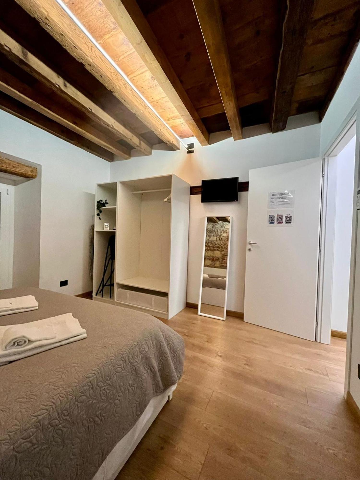 Teodorico Room & Apartment Верона Екстер'єр фото