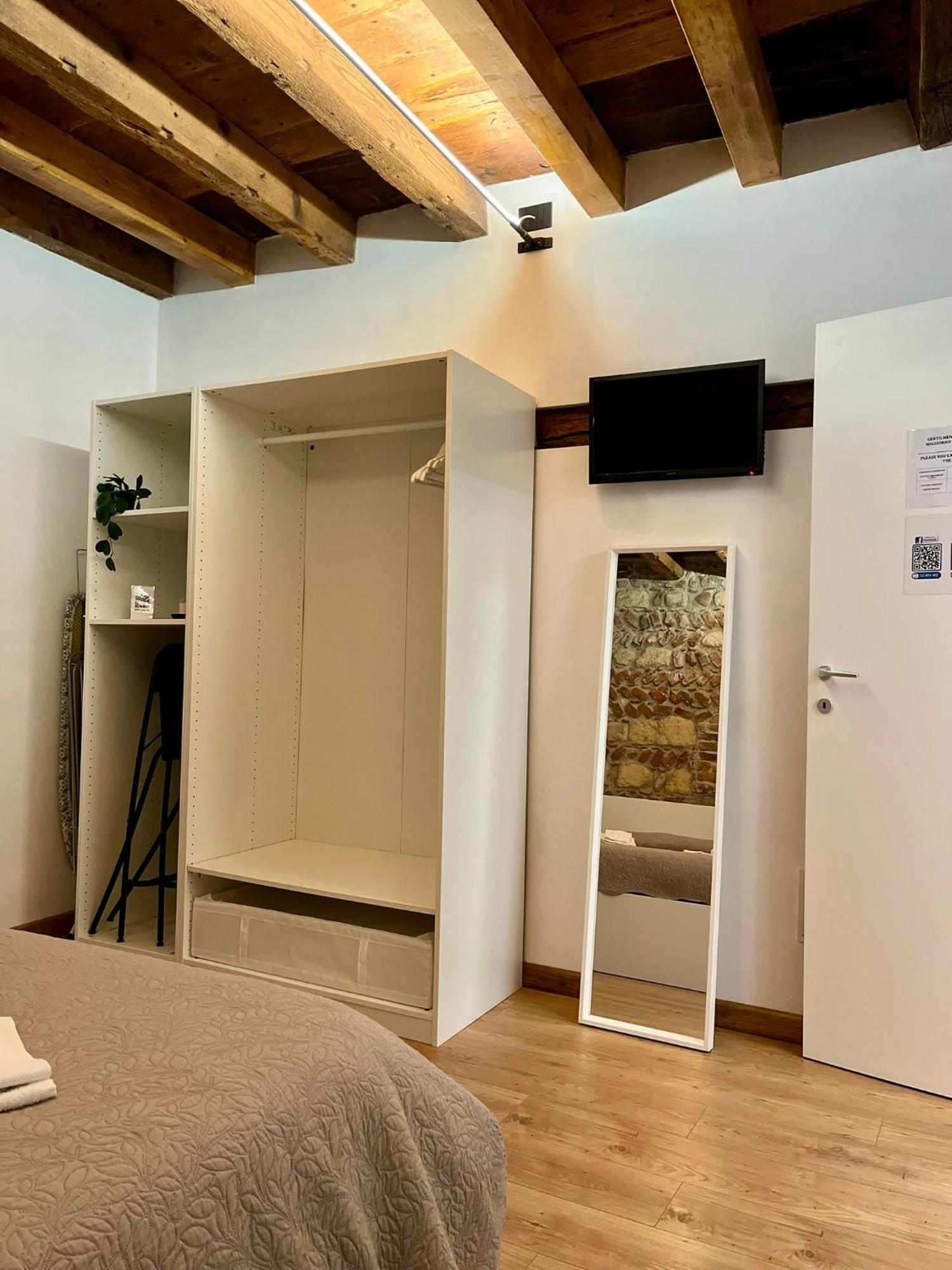 Teodorico Room & Apartment Верона Екстер'єр фото